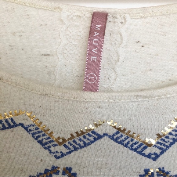 ⭐️2/$20 Mauve Boho Boat Neck Top with Gold - Picture 3 of 3